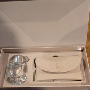 No Fragrance  Fragrance Set with Cream Pouch